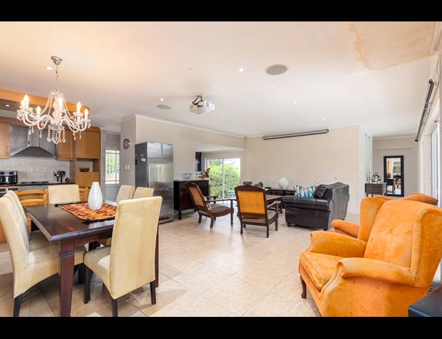 3 BEDROOM HOUSE FOR SALE IN WEST BEACH